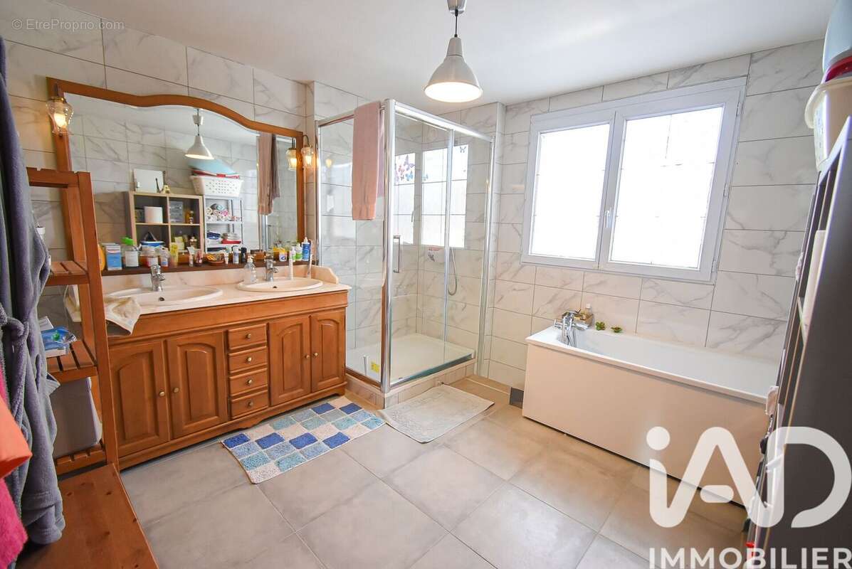 Maison 126 m² à Gagny  - photo 9
