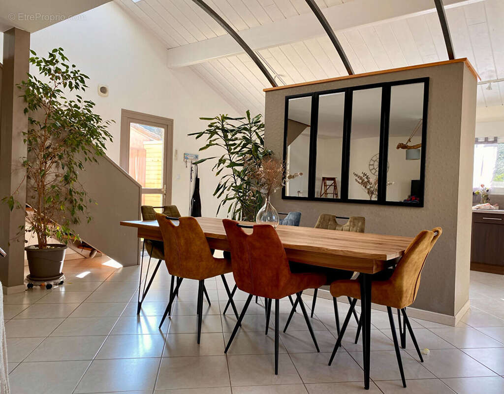 Maison à LA CHAPELLE-BATON