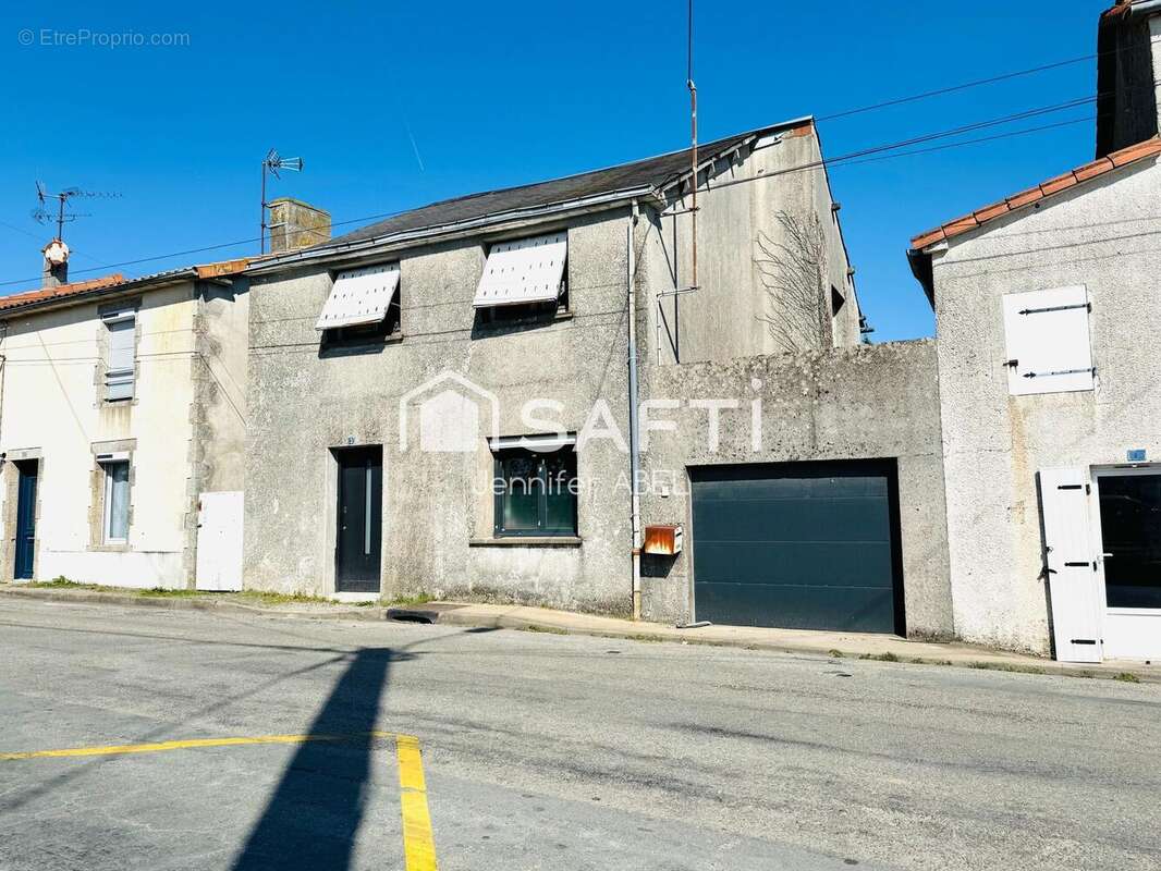 Photo 2 - Maison à LA CHAPELLE-SAINT-LAURENT