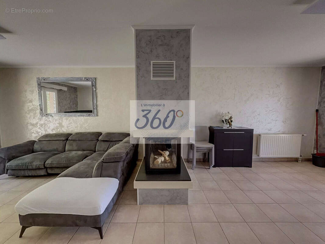 Maison 130 m² à Louhans  - photo 2