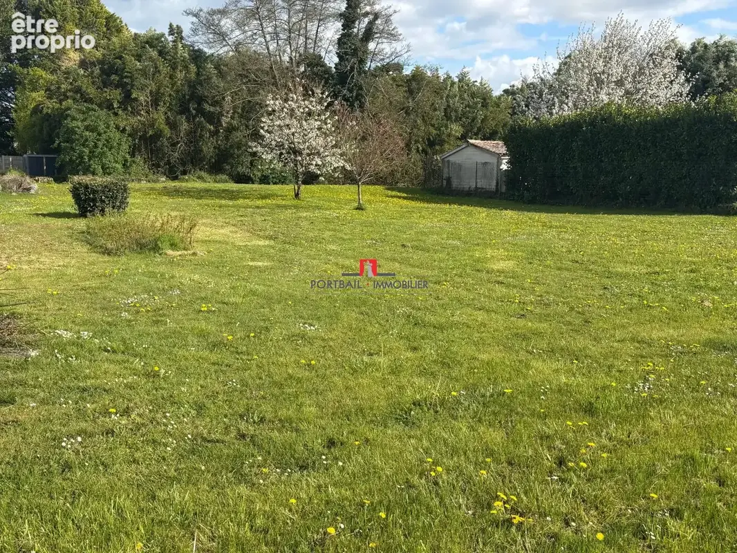 Photo Terrain à Saint-Laurent-D'arce au prix de 45 000€