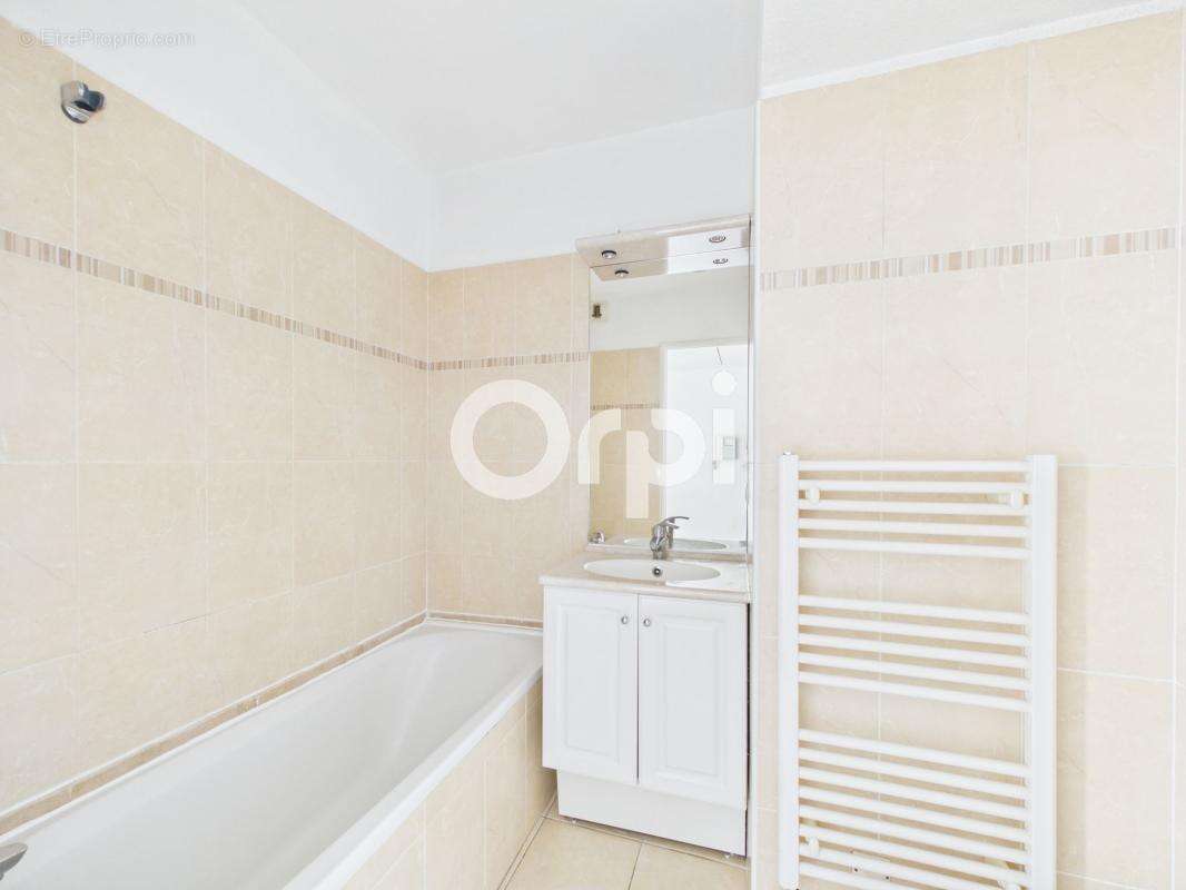 Appartement à MANDELIEU-LA-NAPOULE