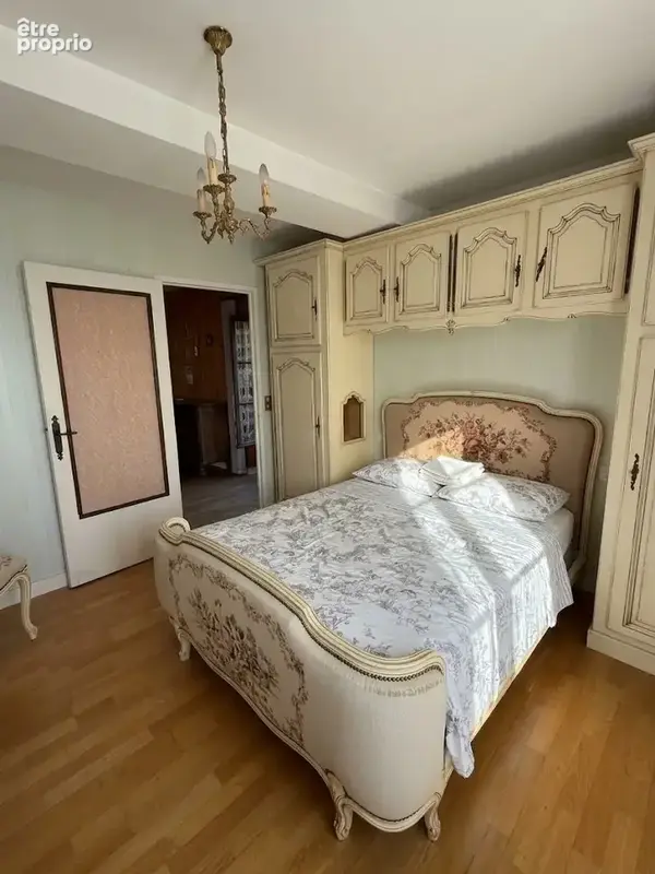 Au coeur du centre bourg historique de saint gregoire - photo 3