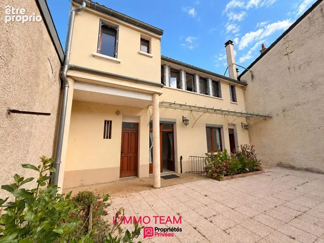 Maison avec potentiel locatif et 3 garages en centre-ville de CAHORS - photo 2