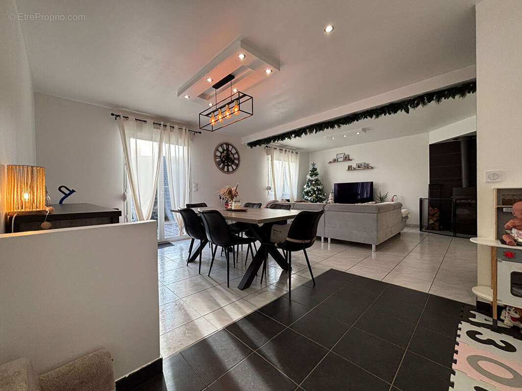 Maison à AMANVILLERS