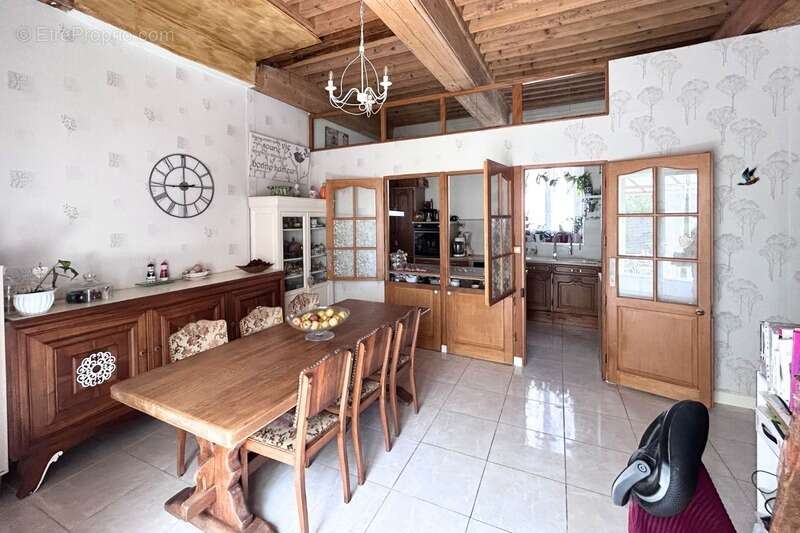 Maison à MONTAGNY