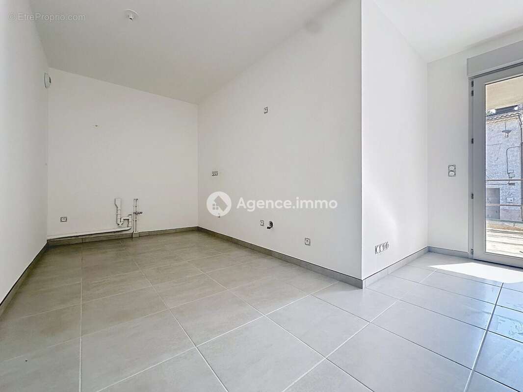 Appartement à FLASSANS-SUR-ISSOLE