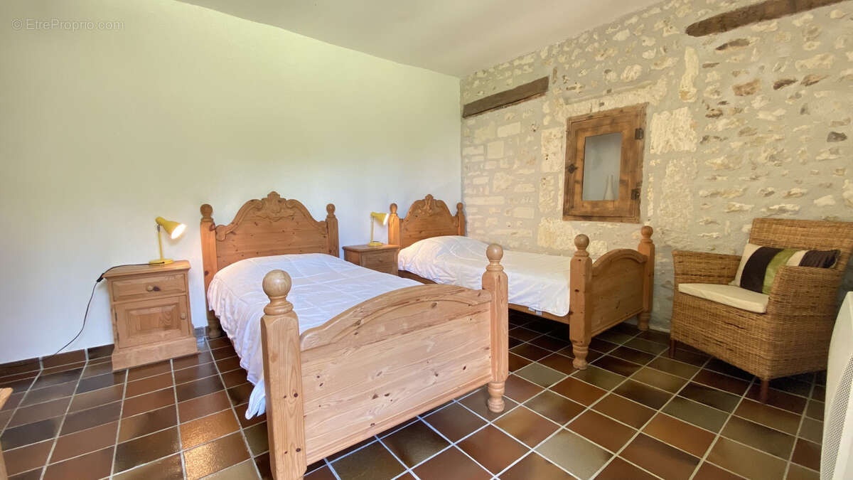 Maison à MORTAGNE-SUR-GIRONDE