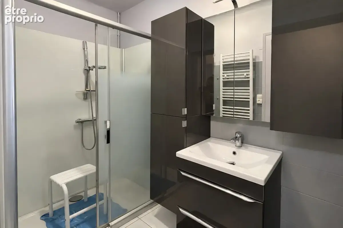 À deux pas du centre de Commercy : Appartement type T3 avec garage et dépendance - photo 7