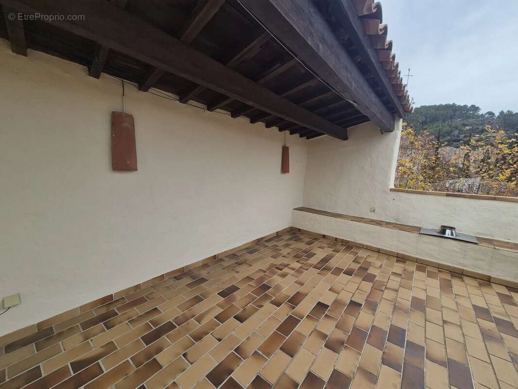 Appartement à COTIGNAC