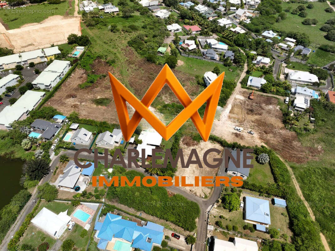 Terrain à SAINTE-ANNE