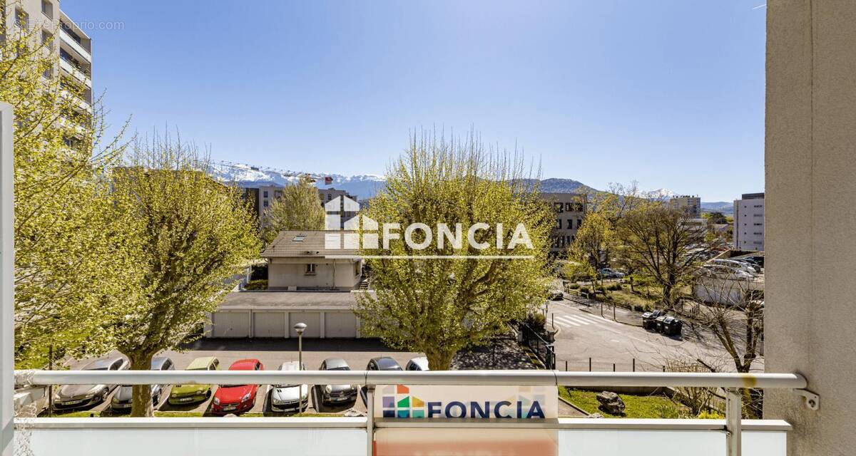 Appartement à SAINT-MARTIN-D'HERES