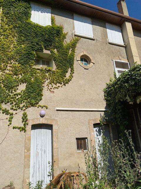 Maison de Maitre avec garage, terrasse et jardin de curé - très beau potentiel !!! - photo 15
