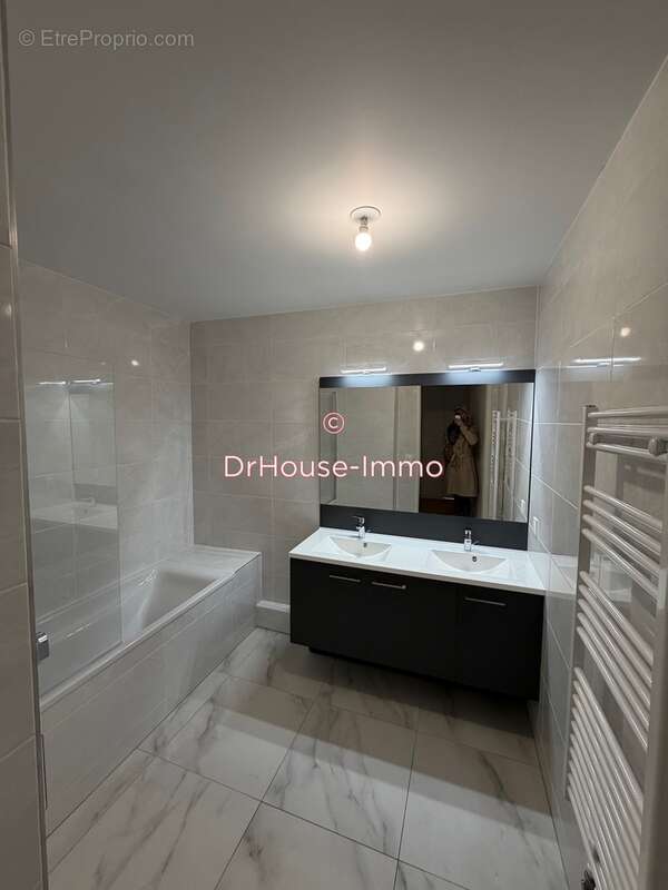 Appartement à SAINT-MAUR-DES-FOSSES