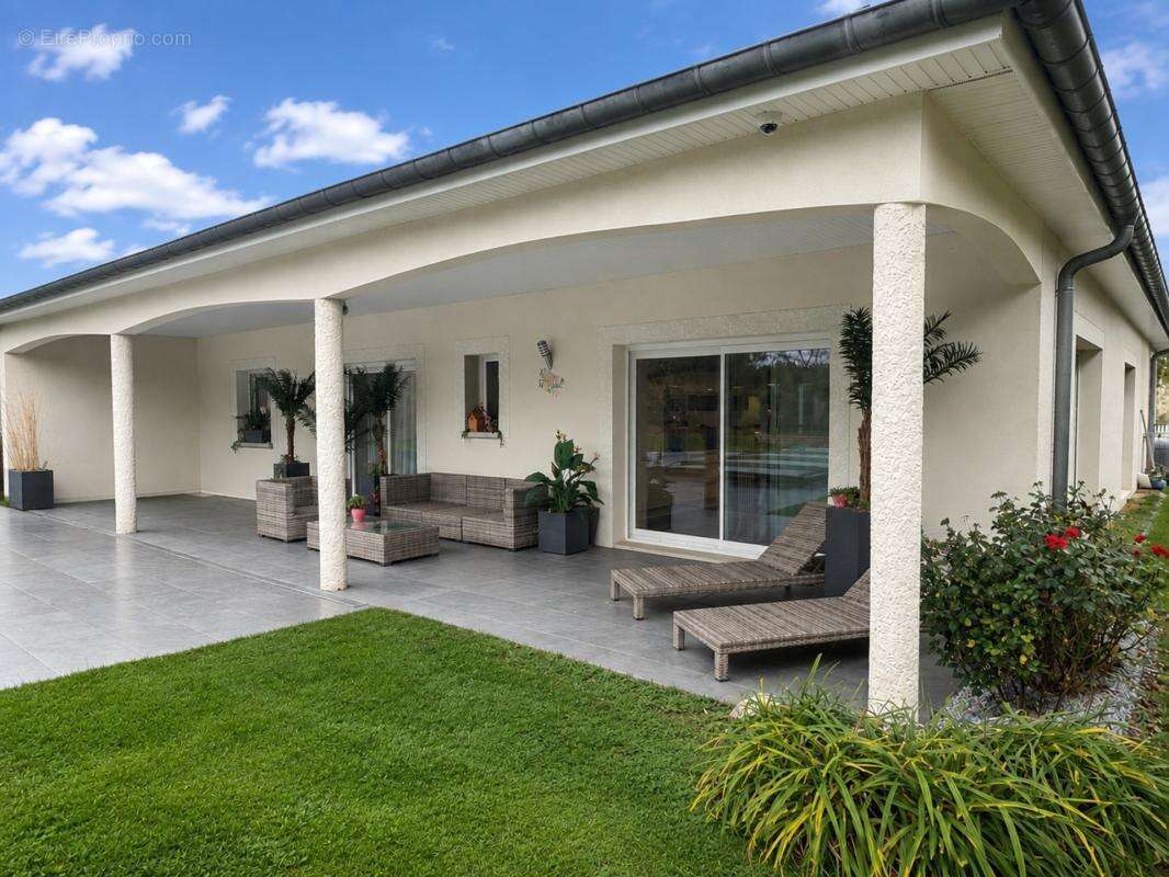 Villa sur parc arboré avec piscine - photo 19
