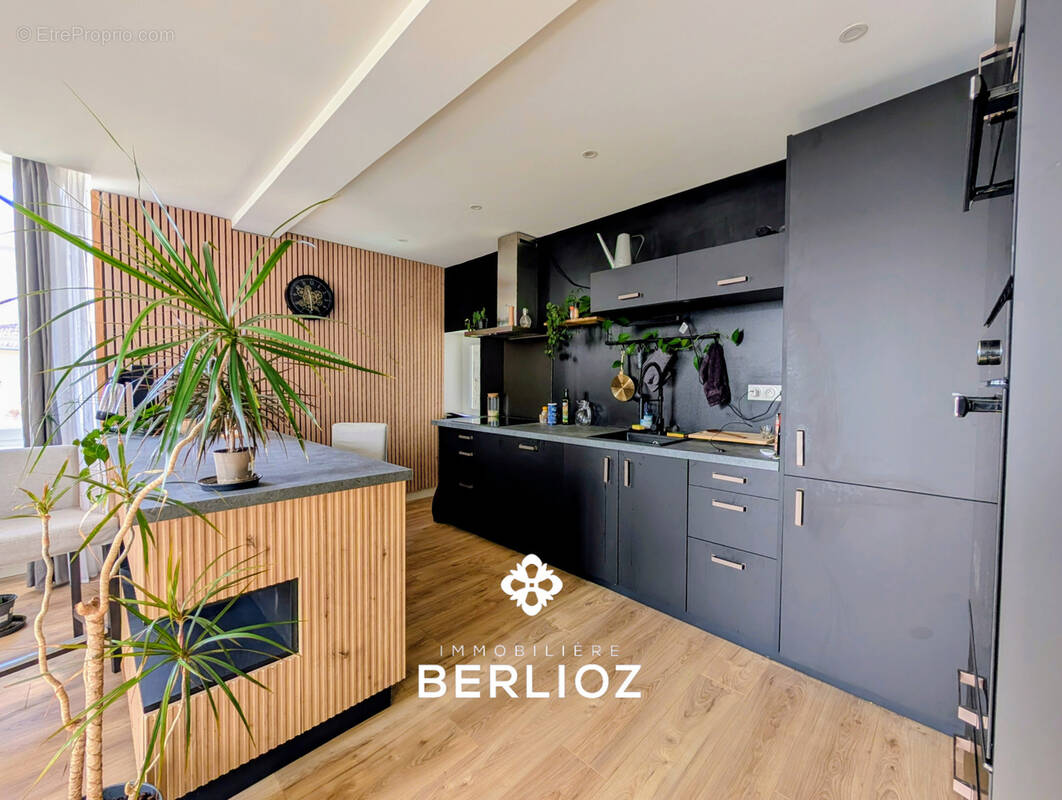 Appartement à MEYLAN