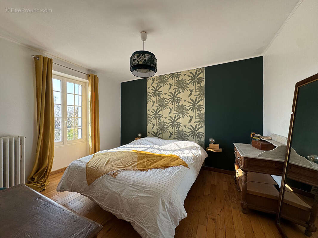 Maison à SAINT-NOM-LA-BRETECHE