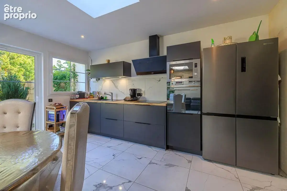Maison T7 de 148 m, centre ville de Saint-Médard-de-Guizières 33230 - photo 6