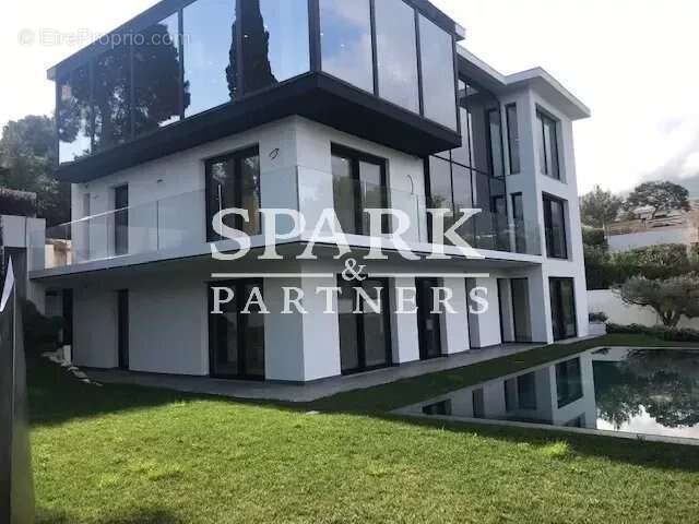 Maison à ROQUEBRUNE-CAP-MARTIN