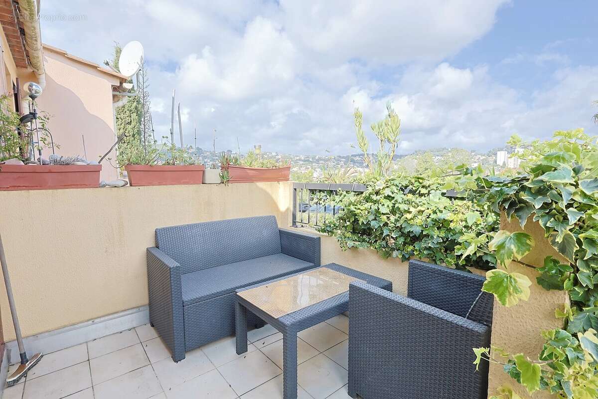 Appartement à VALLAURIS