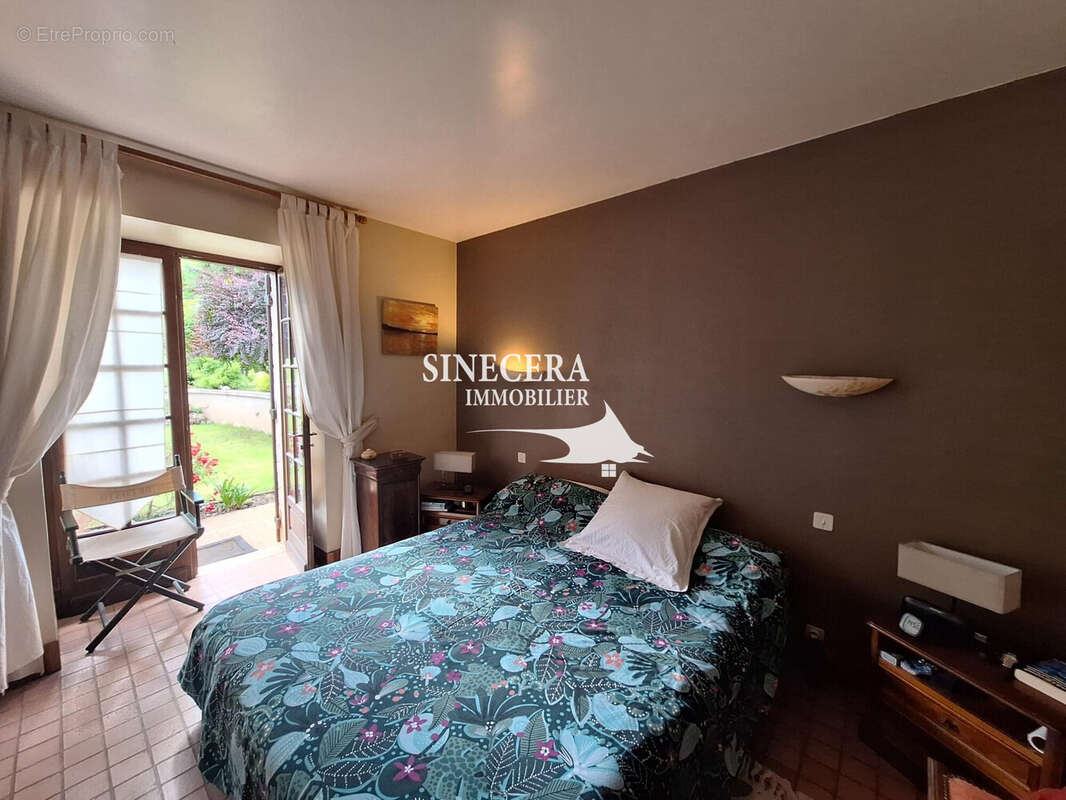 Maison 230 m² à Bourdeilles  - photo 9
