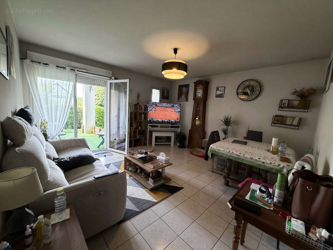 Appartement à PAZAYAC
