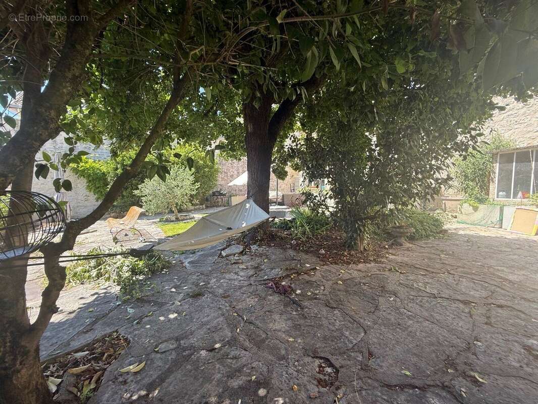 Montcuq centre - photo 9