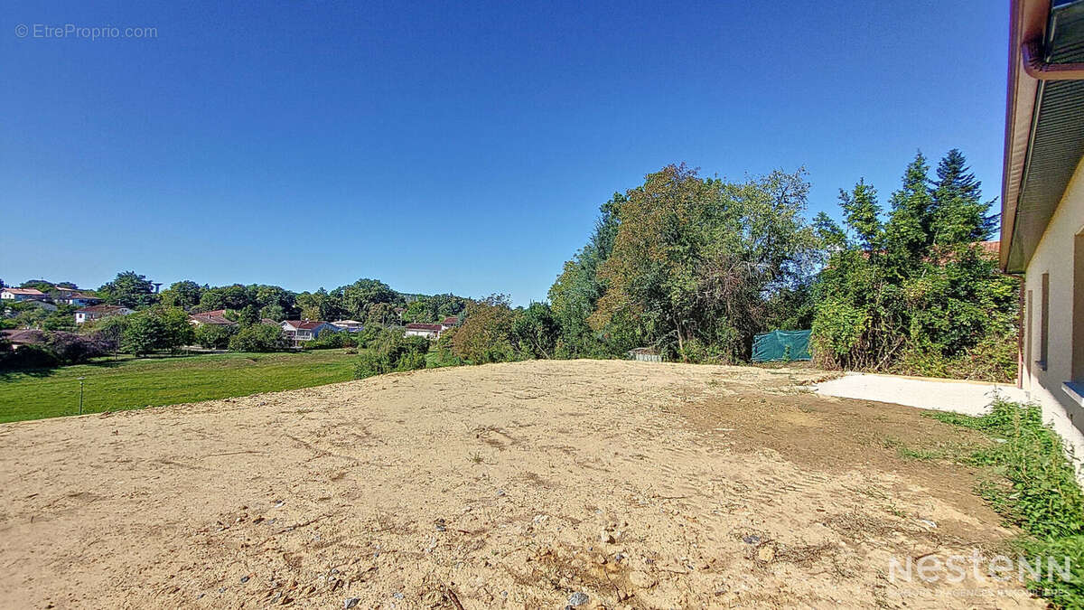 À vendre à Eauze, maison contemporaine de plain-pied construite en 2023, idéalement située à proximité immédiate des commodités  - photo 13