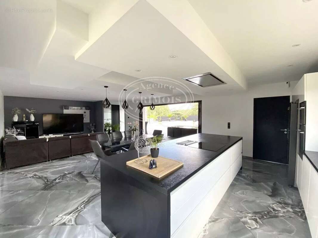 Villa t5 plain-pied avec piscine - villematier-31340 - photo 8