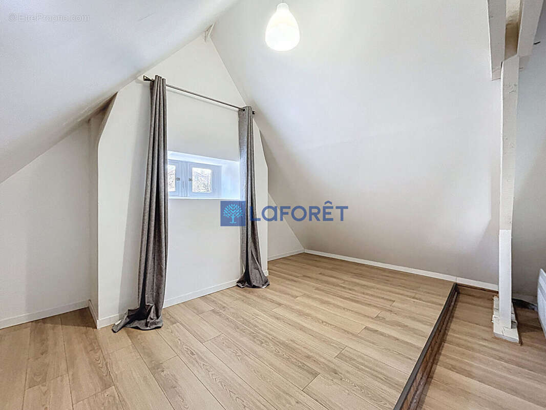 Maison à SAINTRY-SUR-SEINE