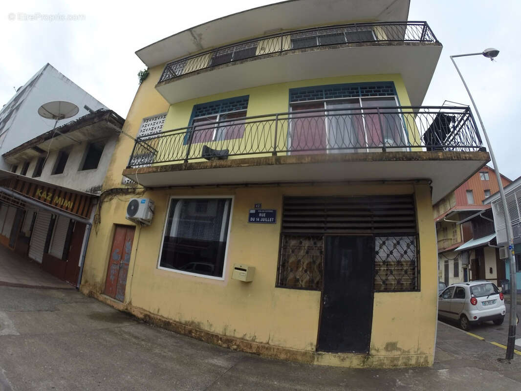 Immeuble de 2 etage à la rue GOinet - photo 3