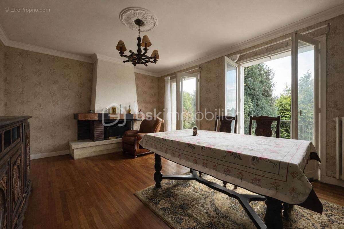 Le Bono – Maison familiale de 125 m² à rénover, à pied du port et des commerces - photo 3