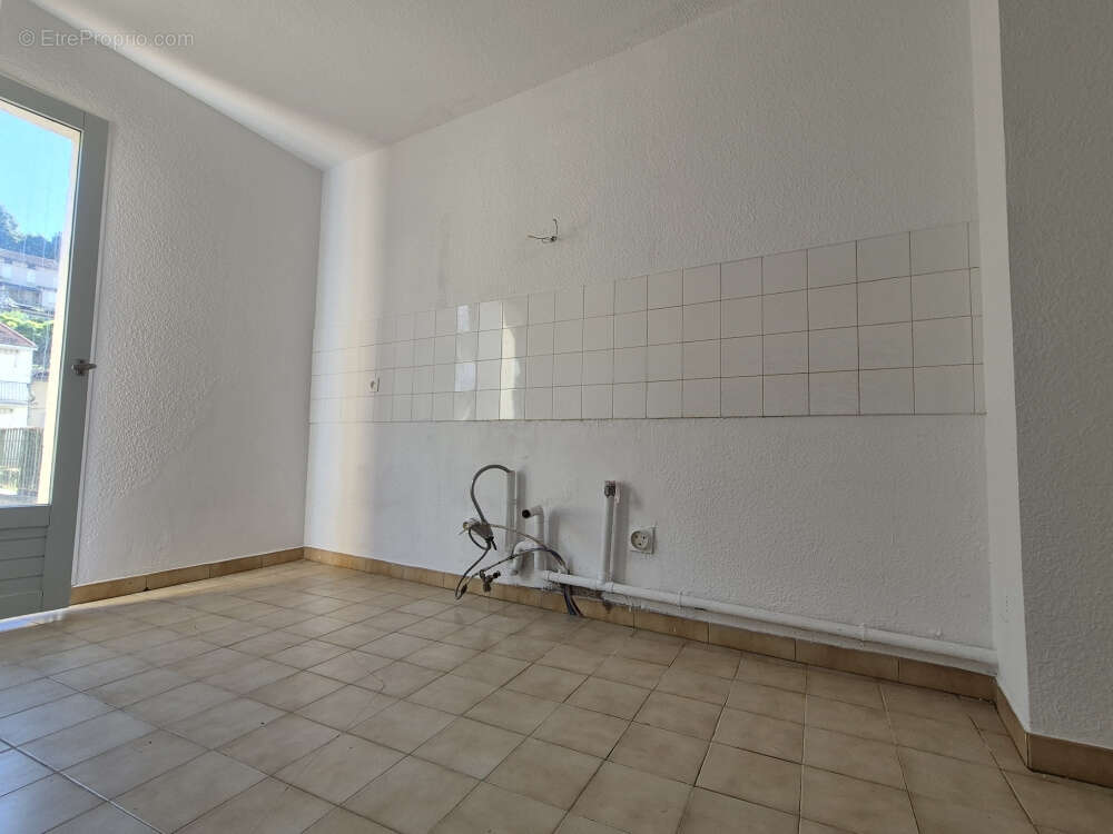 A vendre centre historique d'Auch, appartement type 3 de 69m2 - photo 3