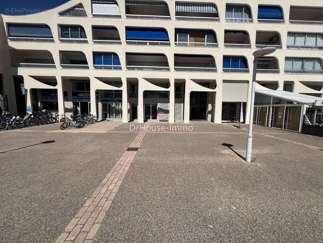 Commerce 91 m² à Le Grau-Du-Roi  - photo 11