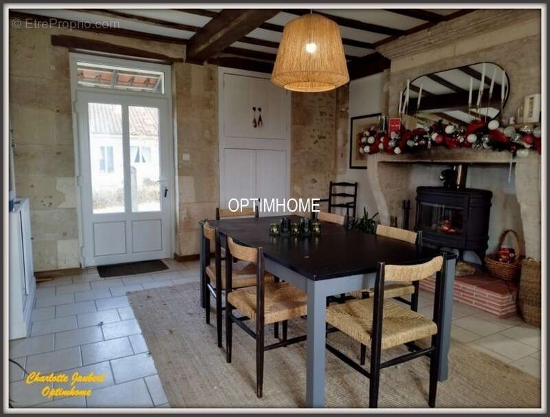 Maison à AUBETERRE-SUR-DRONNE