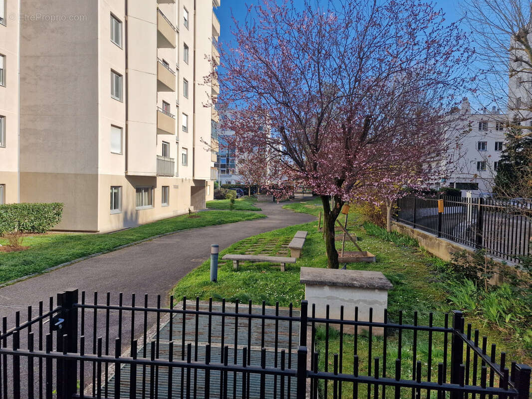 Appartement à LYON-8E