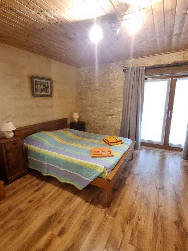 Maison à NADAILLAC-DE-ROUGE