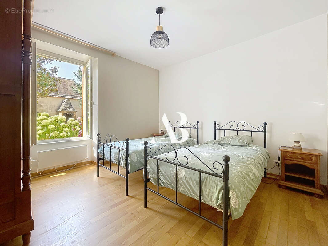 Nangis (77370)   Maison de caractère de 170 m2   5 chambres   Studio indépendant   Jardin sans vis-à-vis - photo 19