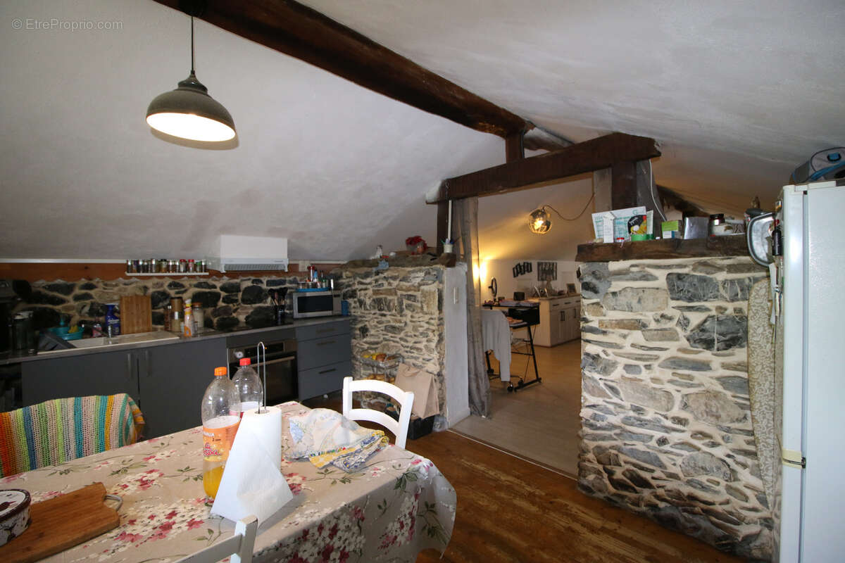 Hasparren - Appartement T4 en dernier étage avec jardin de 77m2 - photo 3
