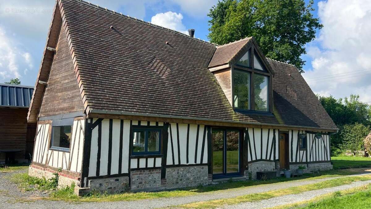 Maison de caractère rénovée avec terrain paysagé à Pont-Audemer - photo 3