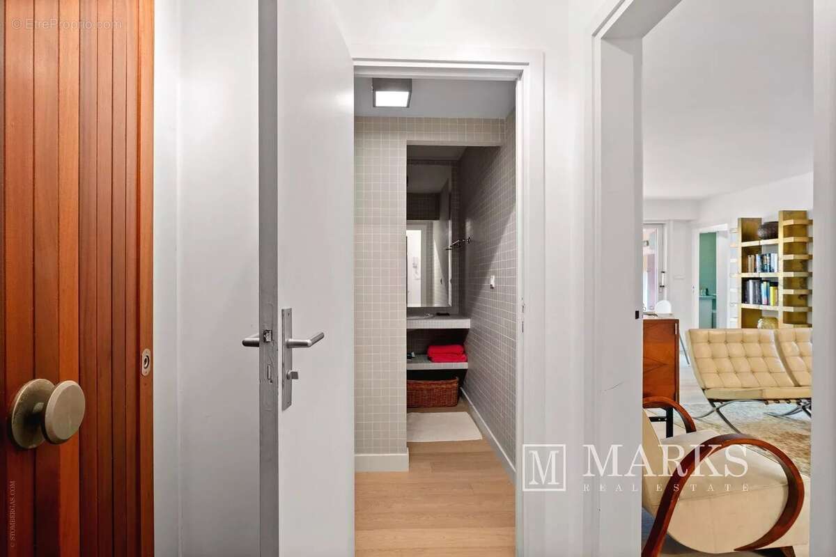 Généreux appartement de 3 chambres en rez-de-jardin - photo 4