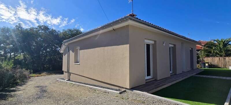 Maison à BRUGUIERES