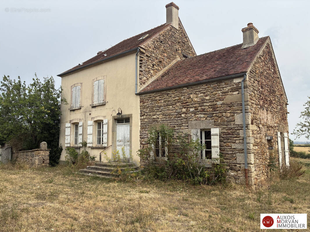 Maison à MONTBERTHAULT