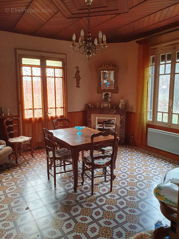 Maison à NEGREPELISSE