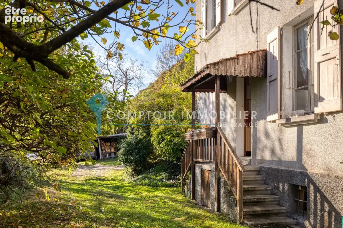 Dpt (38) - Isère -  Propriété de 140m2 sur un terrain de 7708 m2 - photo 4