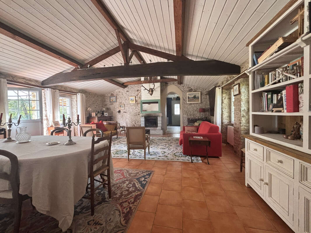 Maison à FROSSAY