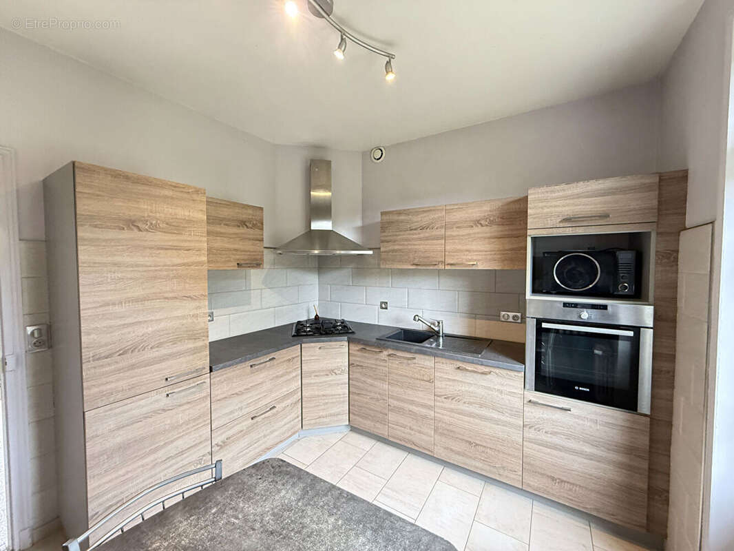 A vendre maison en pierre à  Dinan centre commerces, écoles à pieds - photo 2