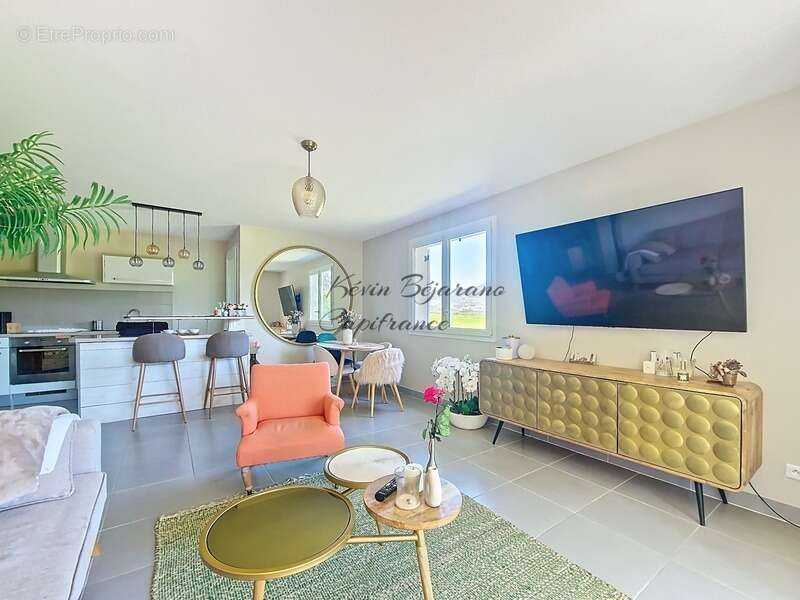 Appartement à SCIENTRIER