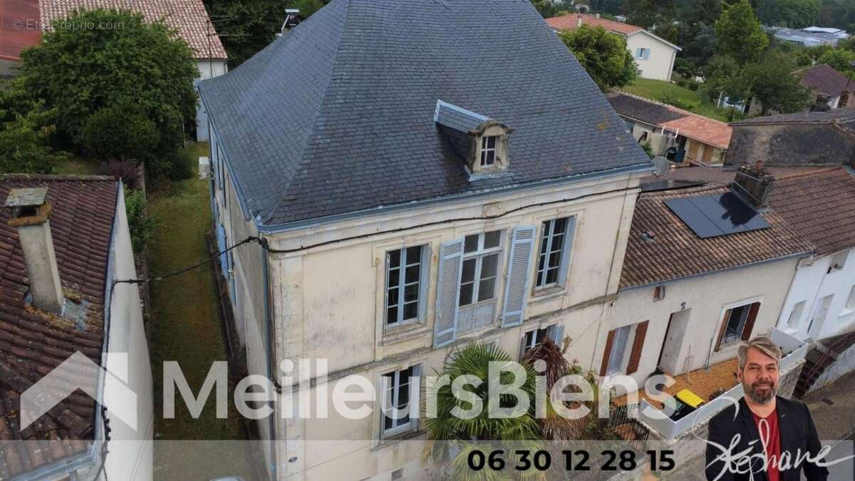 Maison à MONTENDRE