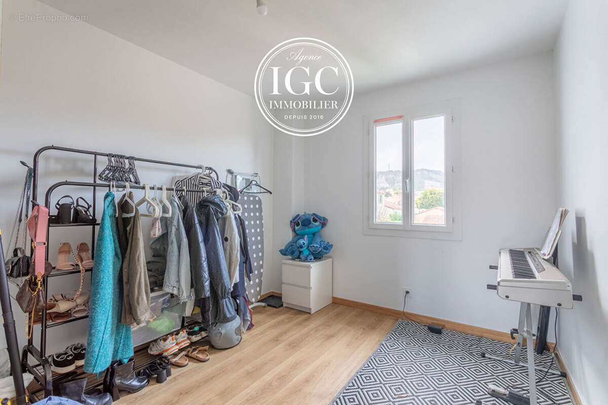 Maison à CHATEAUNEUF-LES-MARTIGUES